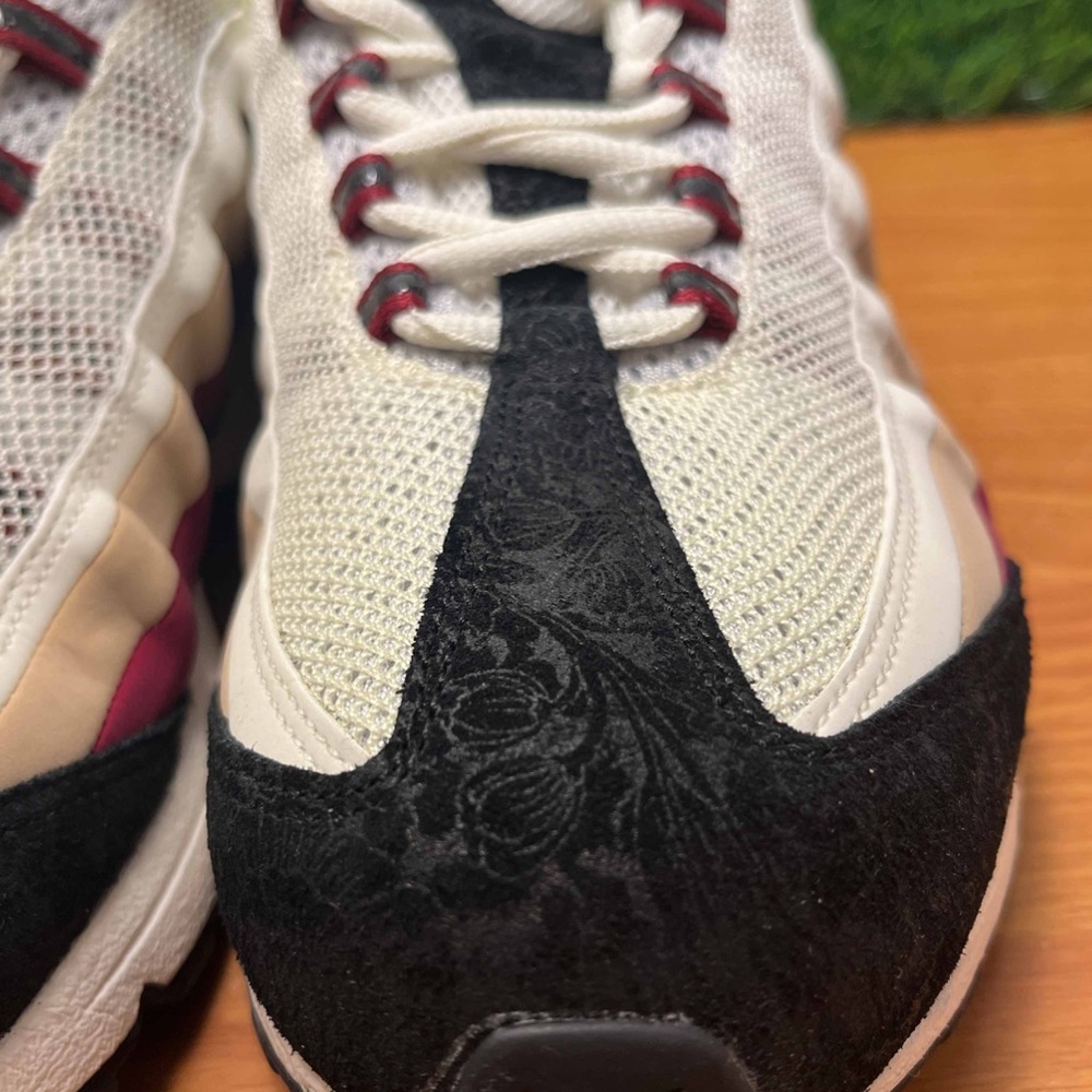 Nike Air Max 95 - Picture 8 of 11